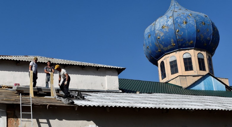 Калужане помогают восстанавливать храмы Луганщины..