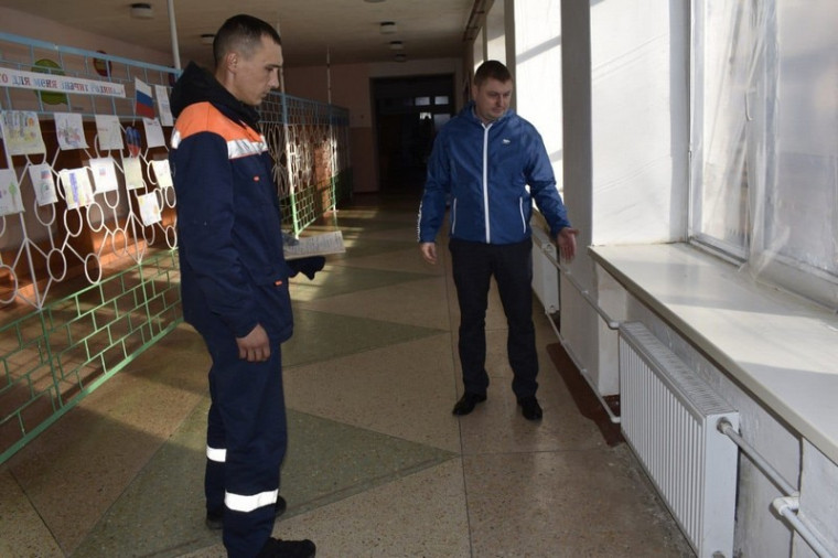 Специалисты водоканала помогли подготовить школу Золотого к зиме. Специалисты водоканала помогли подготовить школу Золотого к зиме.